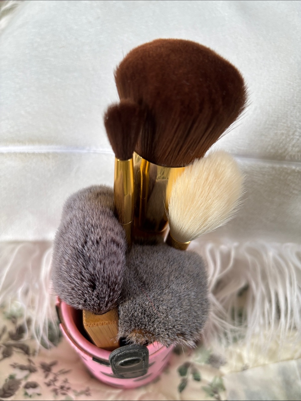 tarte Bamboo Handle Makeup Brush Set with Gold Ferrules and Brown Bristles - Picture 5 of 11